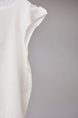 SEAMLESS DEFORMED KNIT VEST/RIB