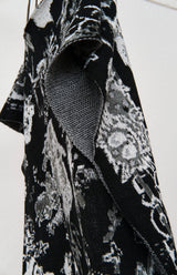 Doodlesweater MONOTONE