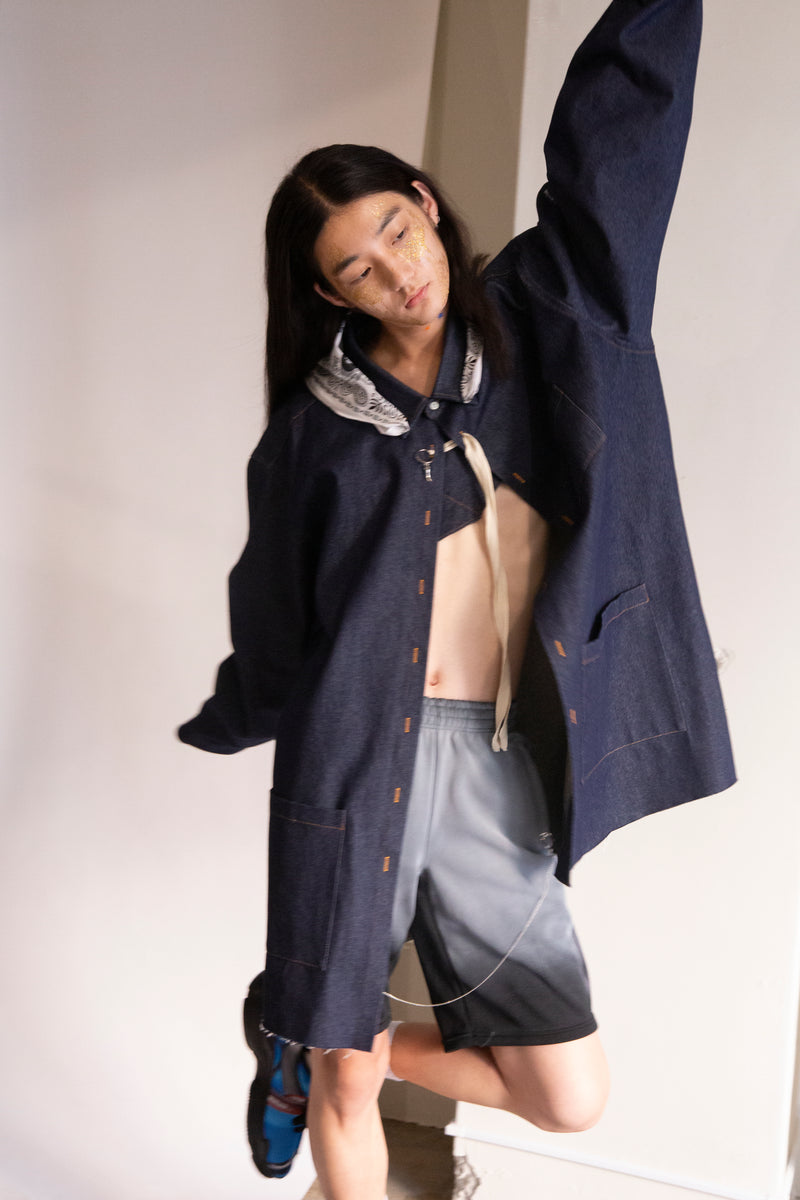 OVERSIZED DENIM SH/DETACHABLE BANDANA