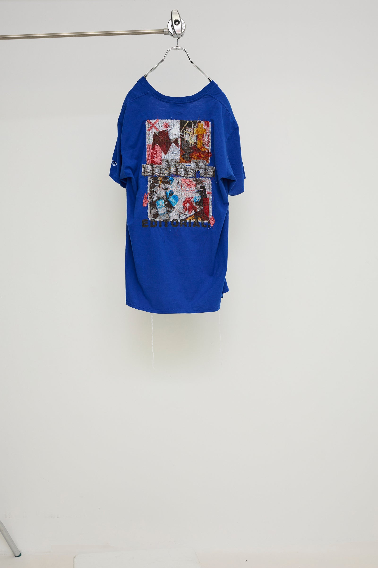 BS240011_TEE_REVINTAGEEMB_BLUE