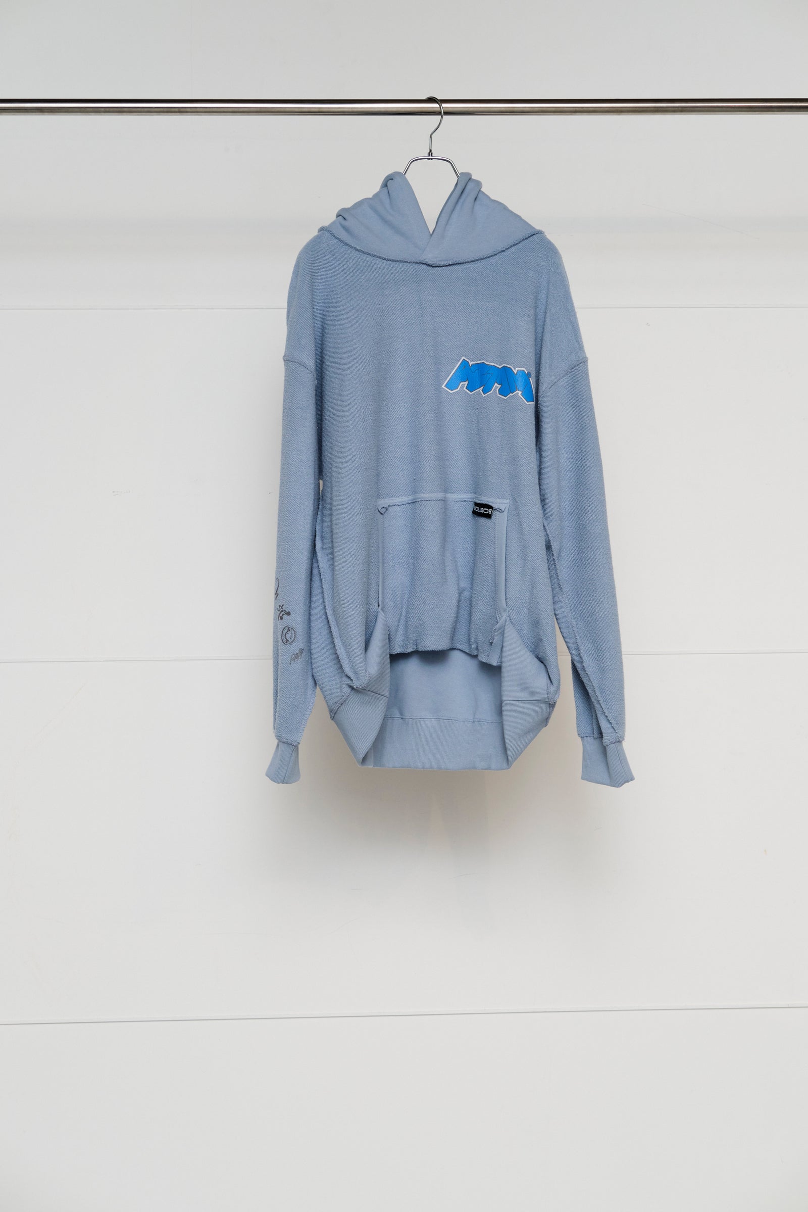 HOODIE/AZZM-STICKER – BODYSONG. ONLINE STORE