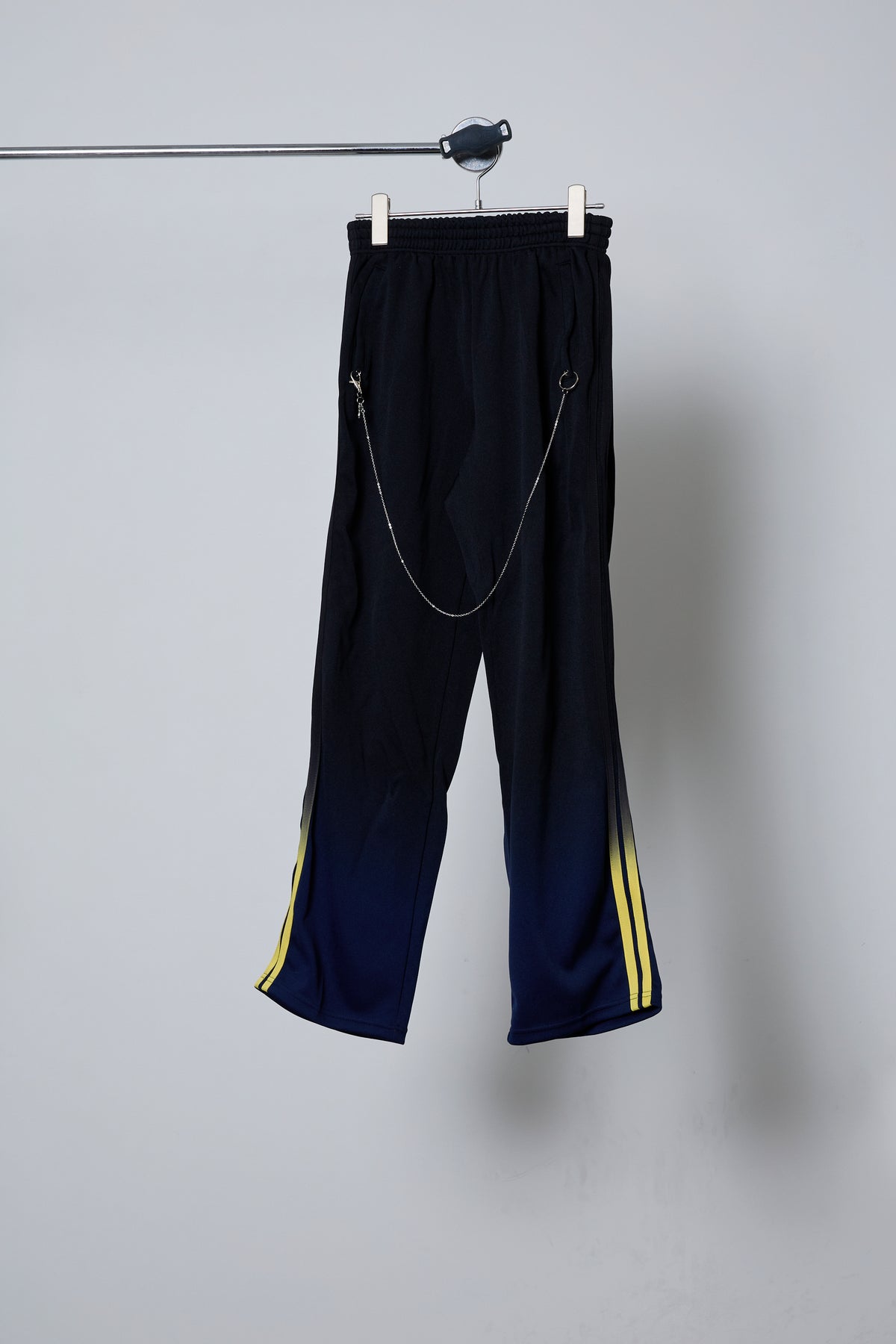 ほぼ新品⬛︎BODYSONG⬛︎ 3D CUT TROUSERS Trousers & Shorts – BODYSONG. ONLINE STORE