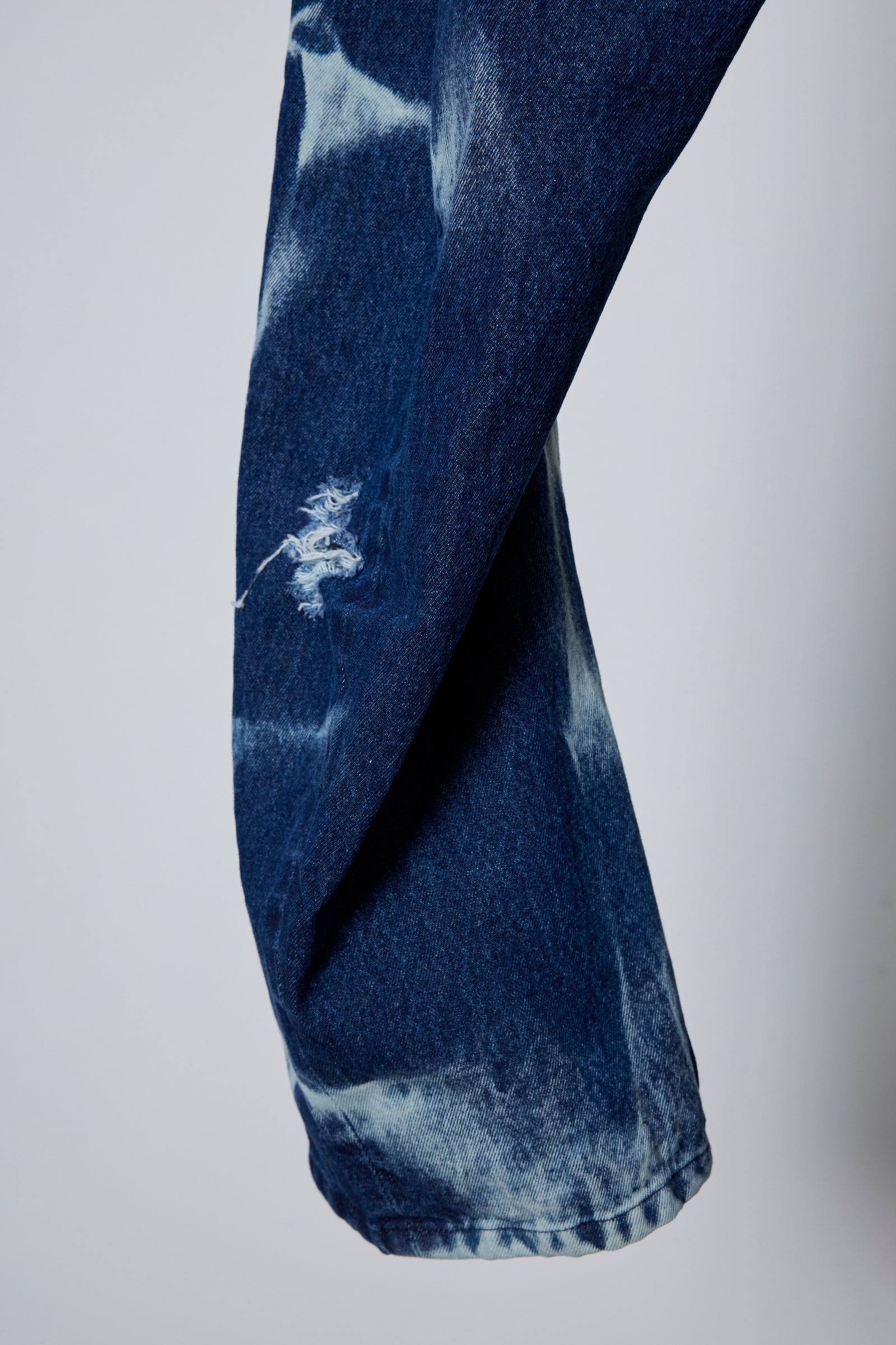 3D CUT DENIM IRREGULAR BLEACH – BODYSONG. ONLINE STORE