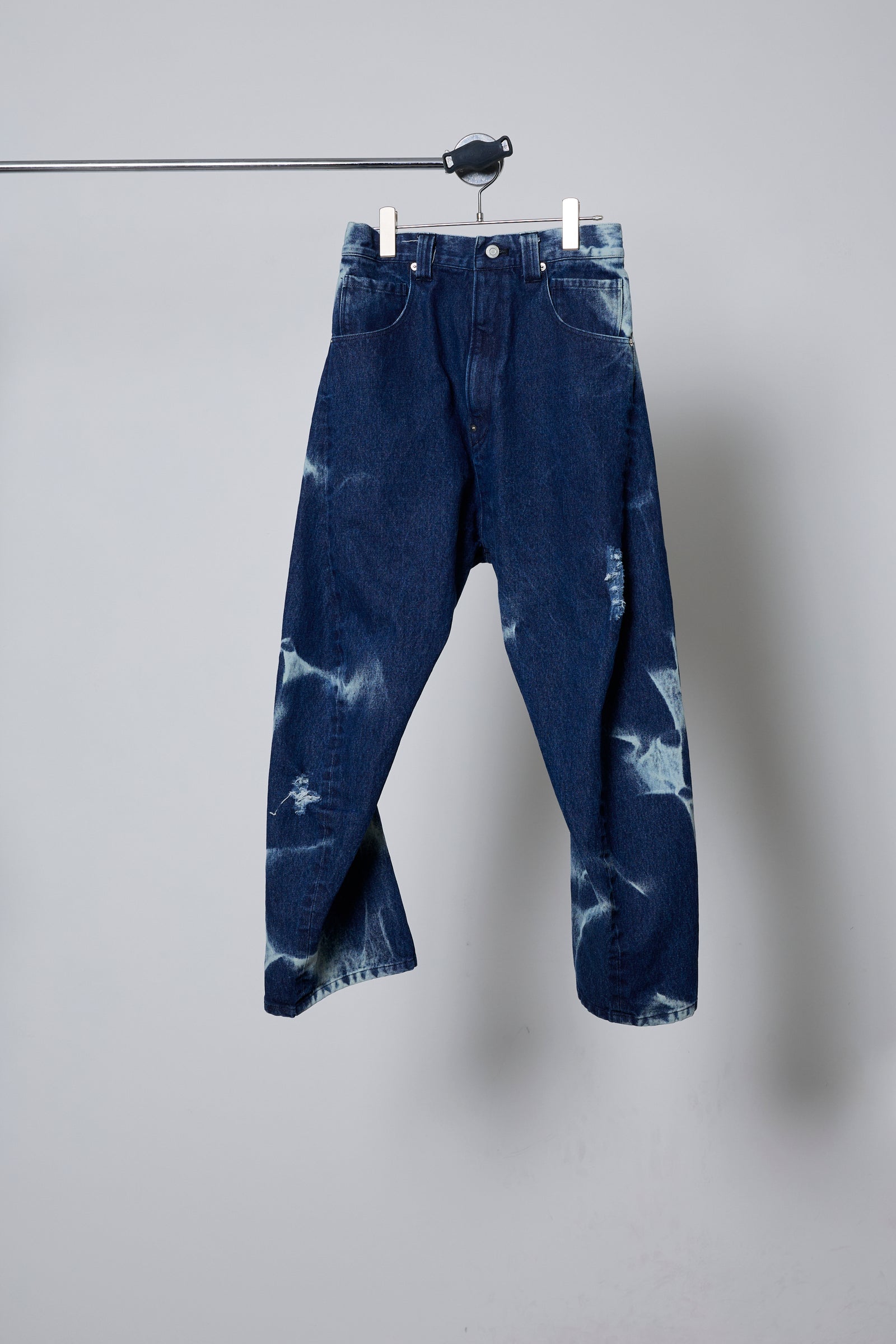 3D CUT DENIM IRREGULAR BLEACH – BODYSONG. ONLINE STORE