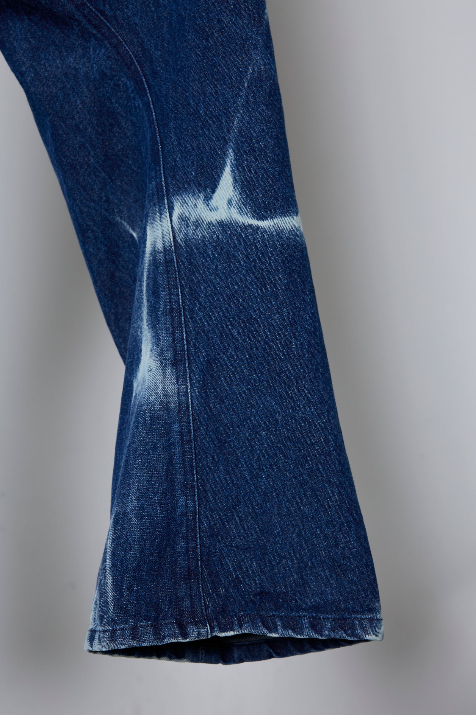 3D CUT DENIM IRREGULAR BLEACH – BODYSONG. ONLINE STORE