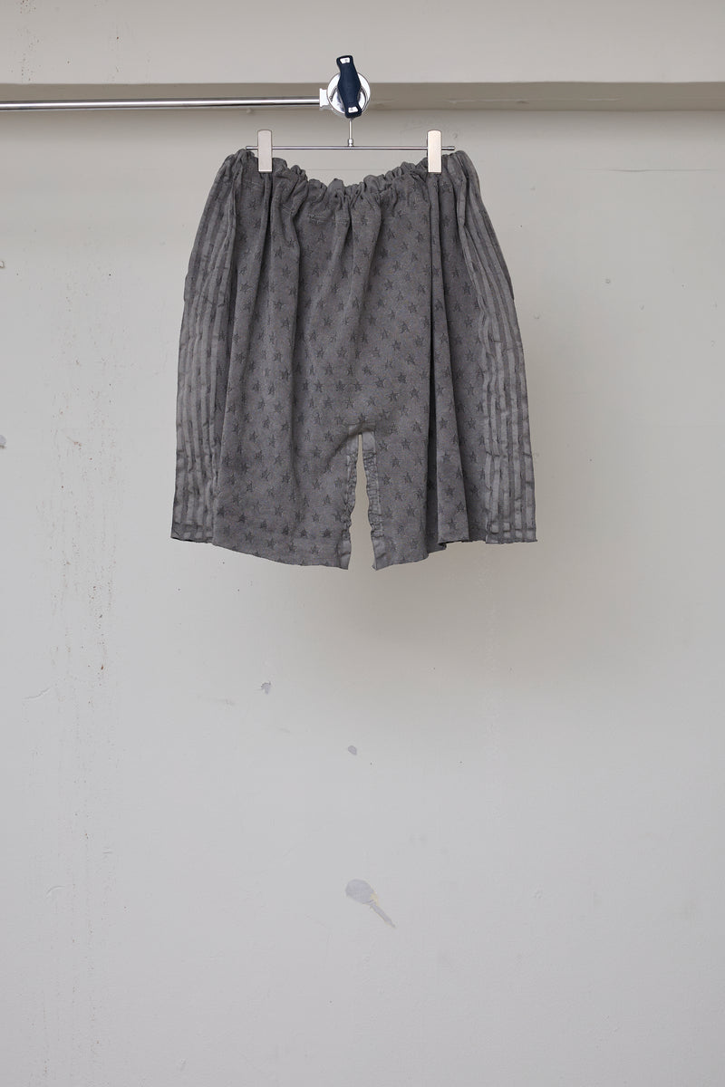 RELAXED SEAMLESS SHORTS