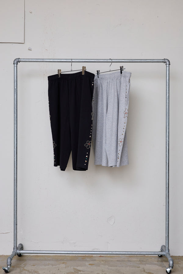 EMBELLISHED FLORAL JOGGER SHORTS