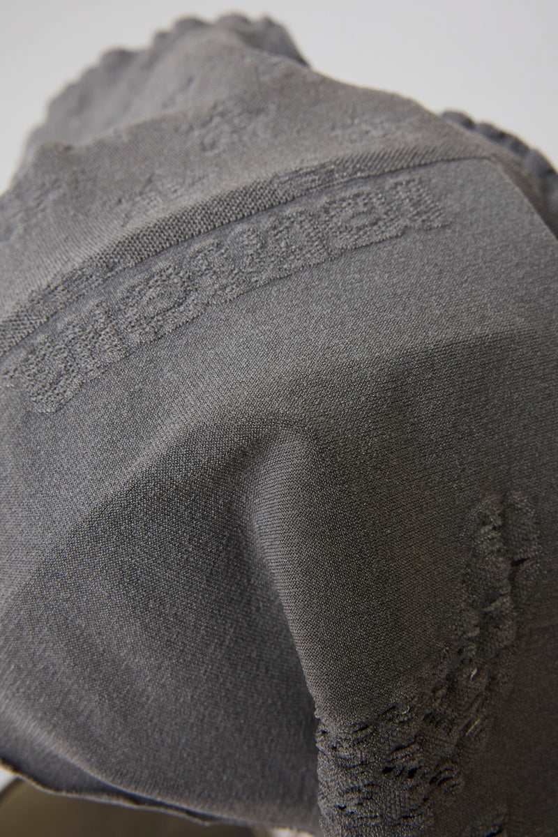 DISTORTED SEAMLESS BEANIE