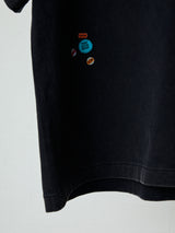 IDM STICKER PRINT BLANKET STITCH TEE