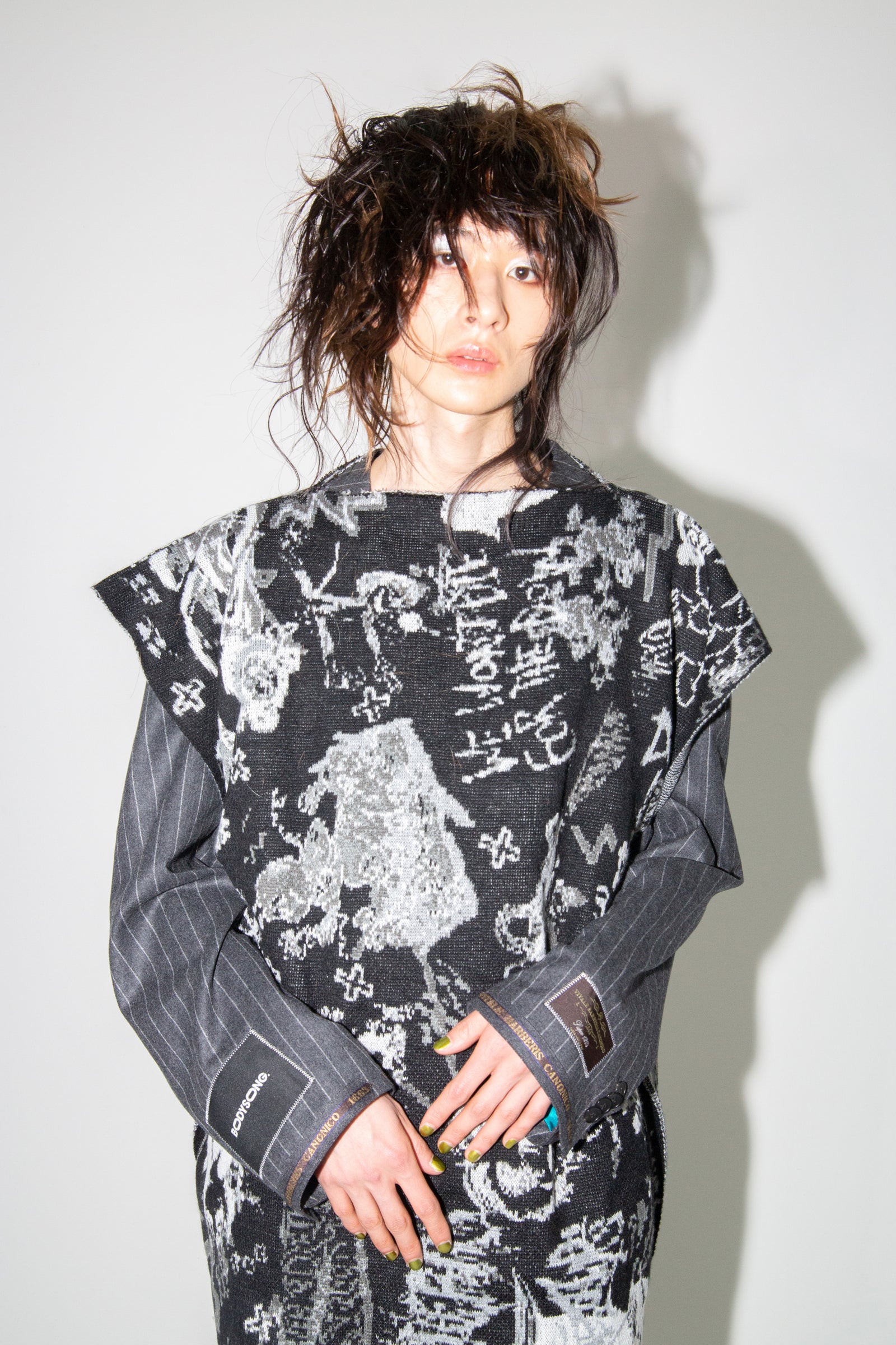トップス bodysong. Doodlesweater MONOTONE IMG_0428_7a152501-1846-402e-